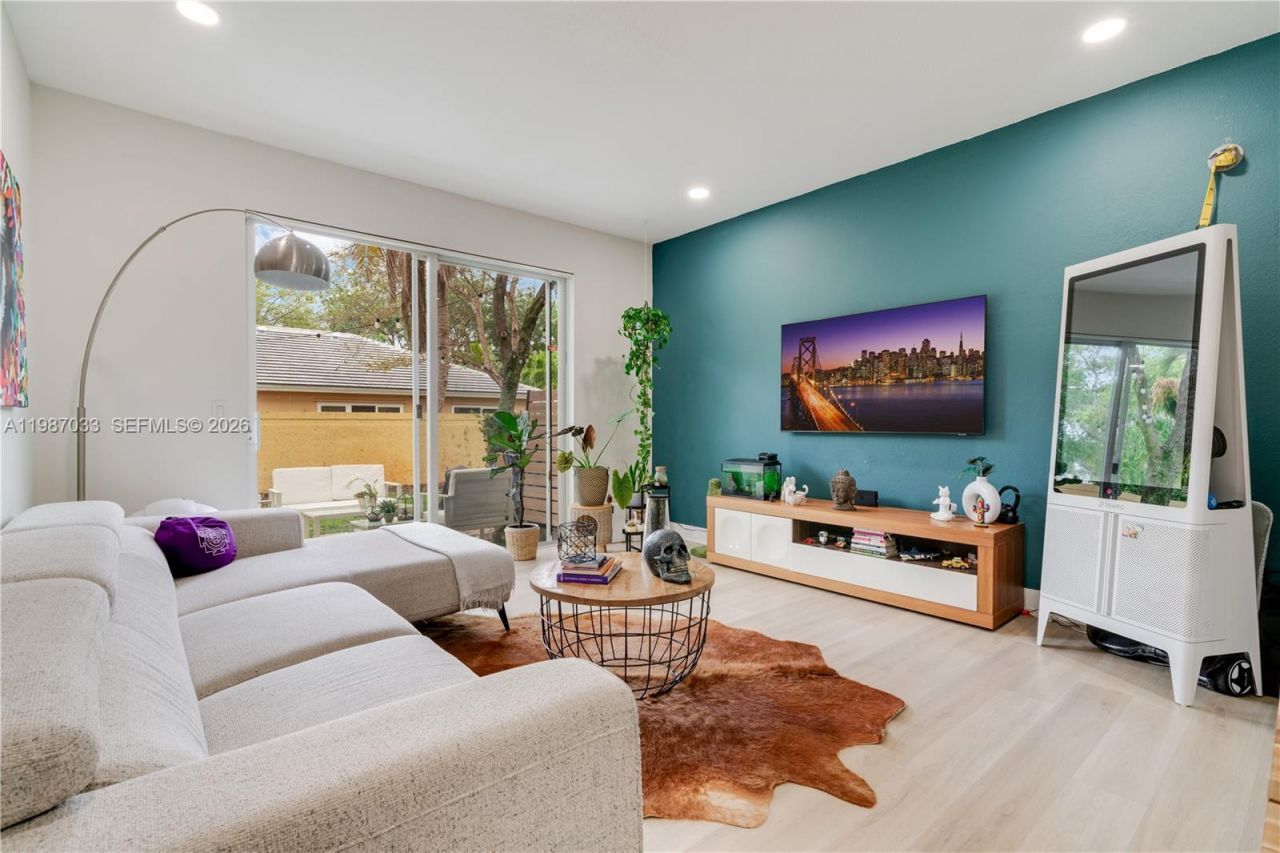 8916 SW 19th St , Miramar, FL 33025 Photo