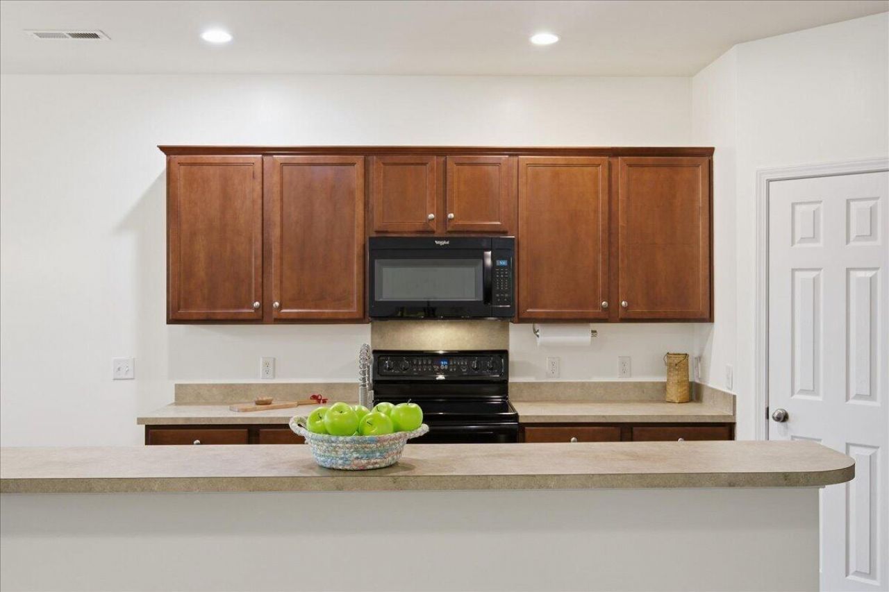 1631 Cristalino Circle Photo 11