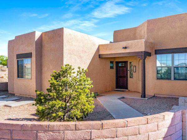 200 Aldaba Circle NE, Rio Rancho, NM 87124