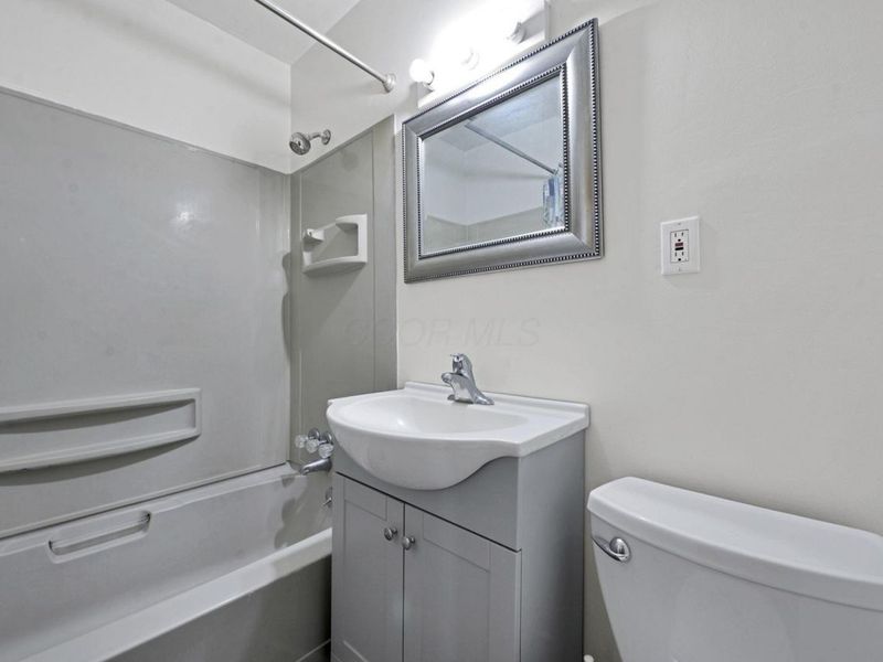 860 Basswood Road , Columbus, OH 43207 Photo 16