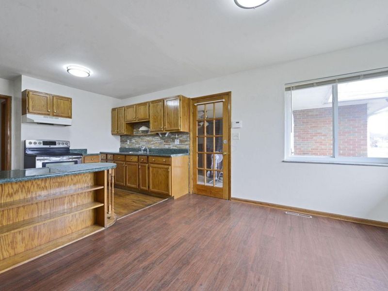 860 Basswood Road , Columbus, OH 43207 Photo 17