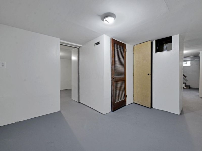 860 Basswood Road , Columbus, OH 43207 Photo 28