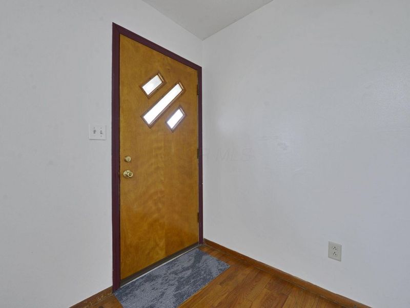 860 Basswood Road , Columbus, OH 43207 Photo 8