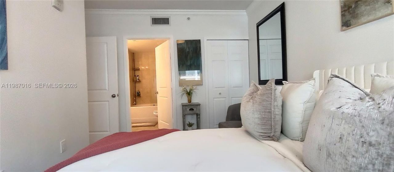 170 SE 14th St , Unit 2805, Miami, FL 33131 Photo