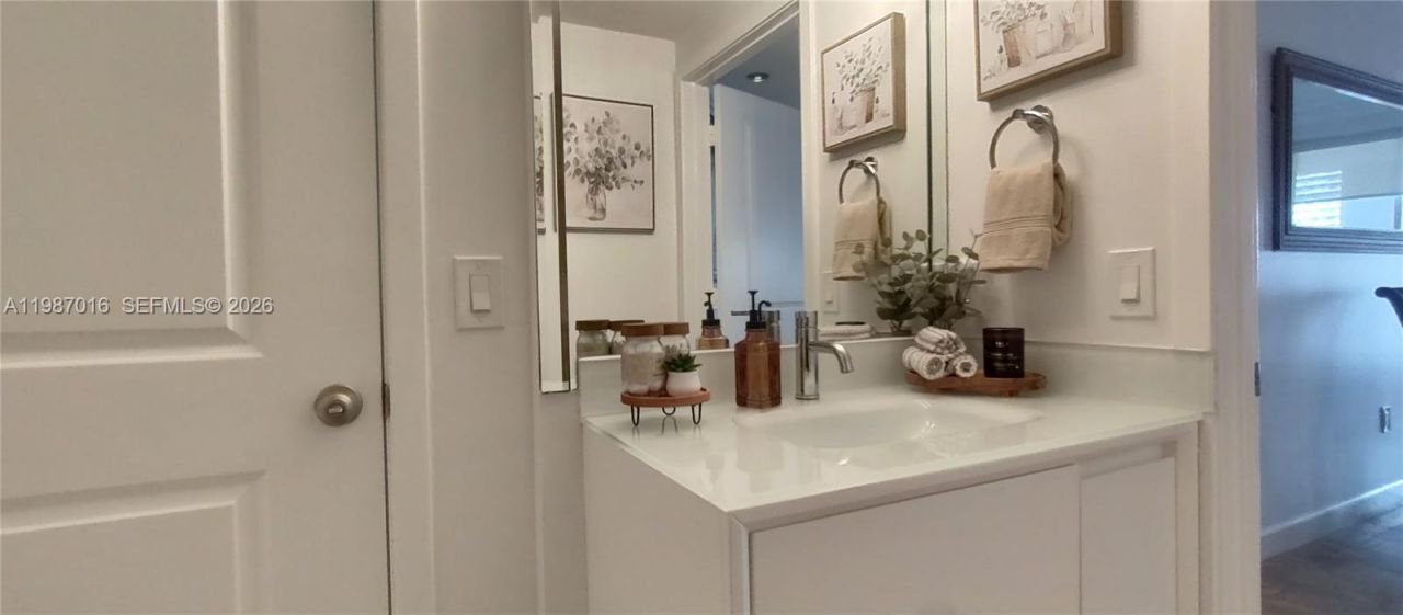 170 SE 14th St , Unit 2805, Miami, FL 33131 Photo