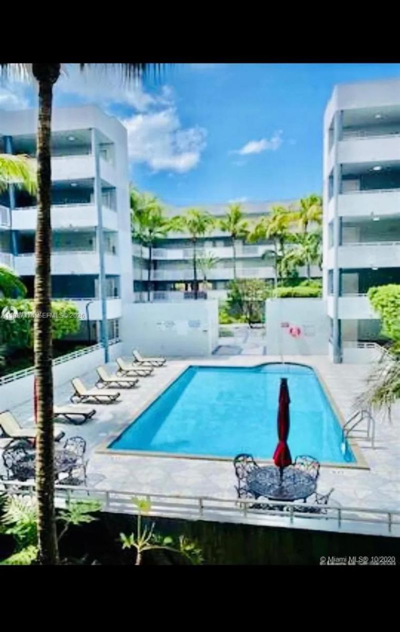 8261 NW 8th St, Unit 327, Miami, FL 33126 Photo