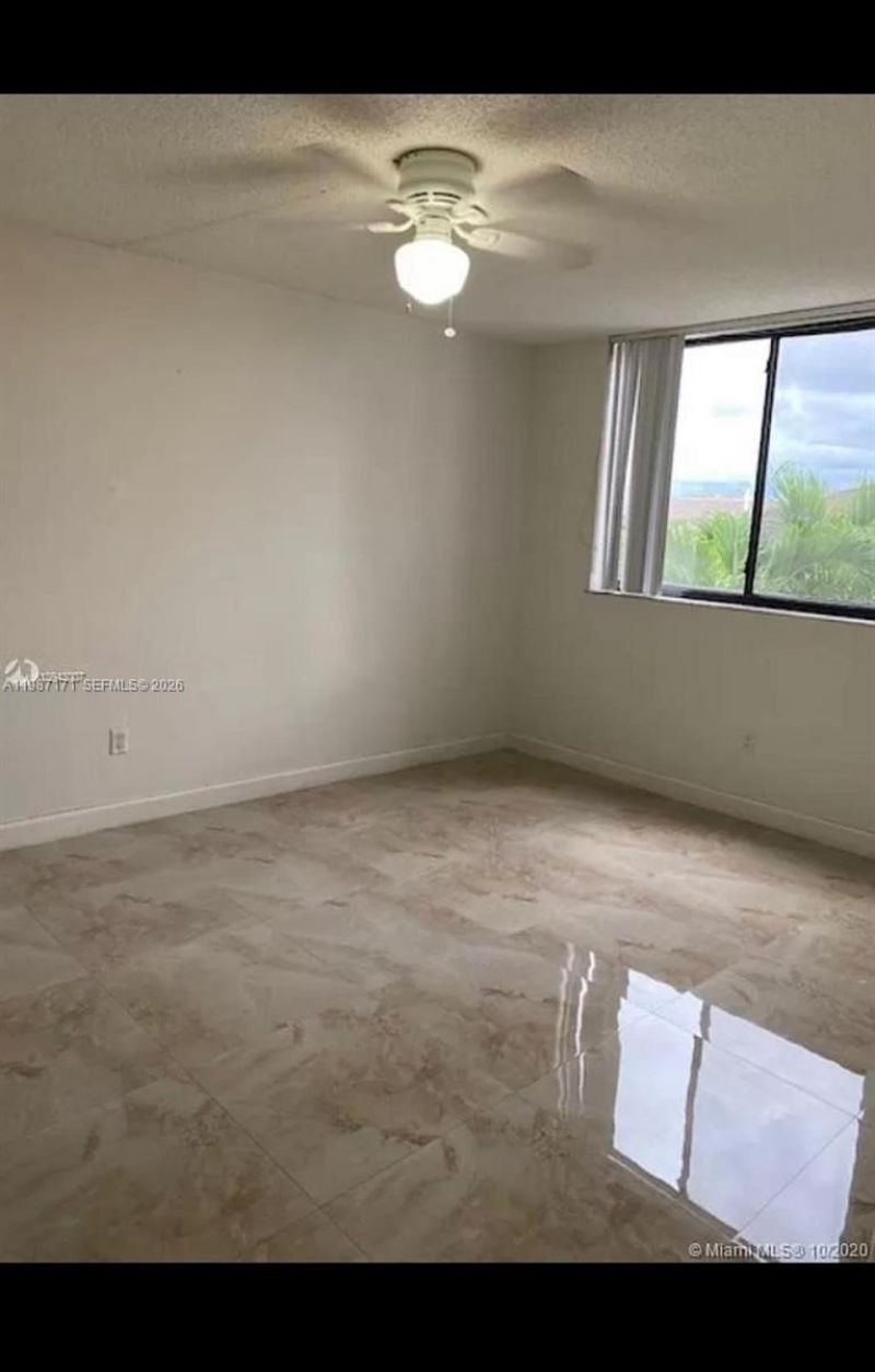 8261 NW 8th St, Unit 327, Miami, FL 33126 Photo