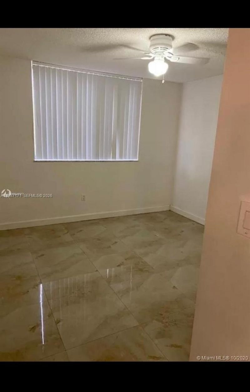 8261 NW 8th St, Unit 327, Miami, FL 33126 Photo