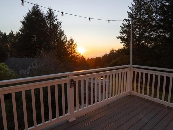 520 Redwood Road, Whitethorn, CA 95589