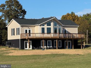 105 LEE DRIVE, LINDEN, VA 22642