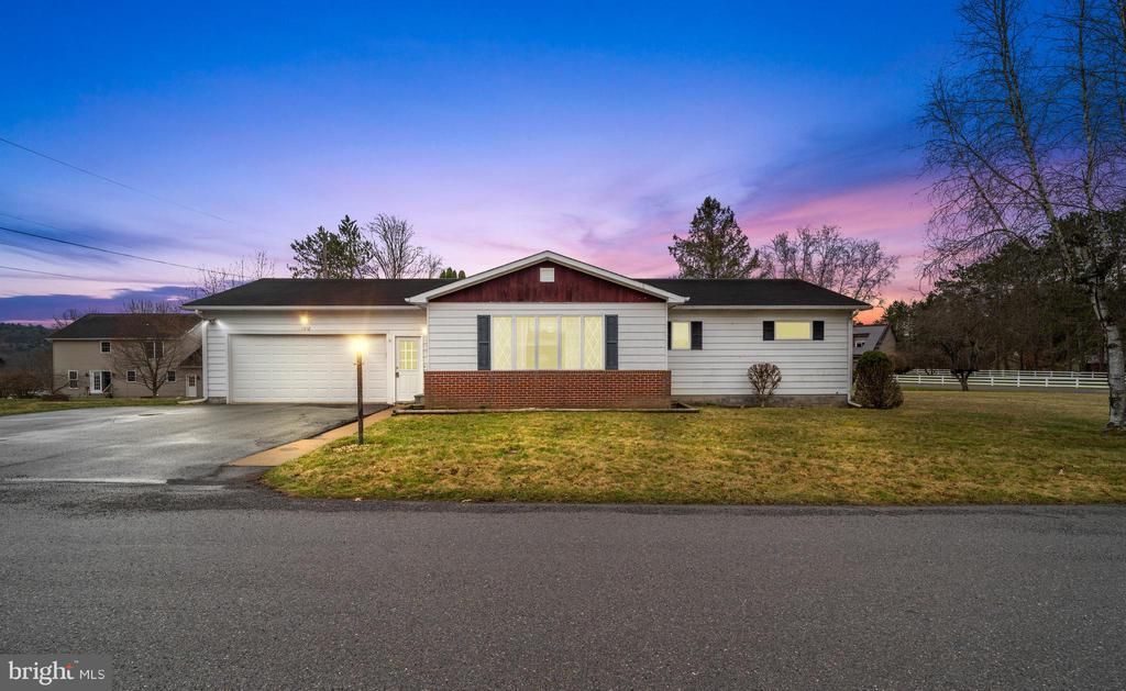 1512 WARREN DRIVE , CLEARFIELD, PA 16830