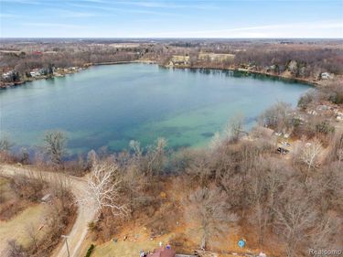 15045 Longfield Drive , Argentine Twp, MI 48451