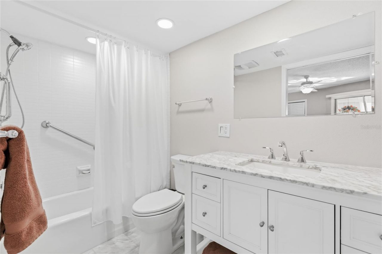 600 Manatee Avenue, Unit 116, Holmes Beach, FL 34217 Photo