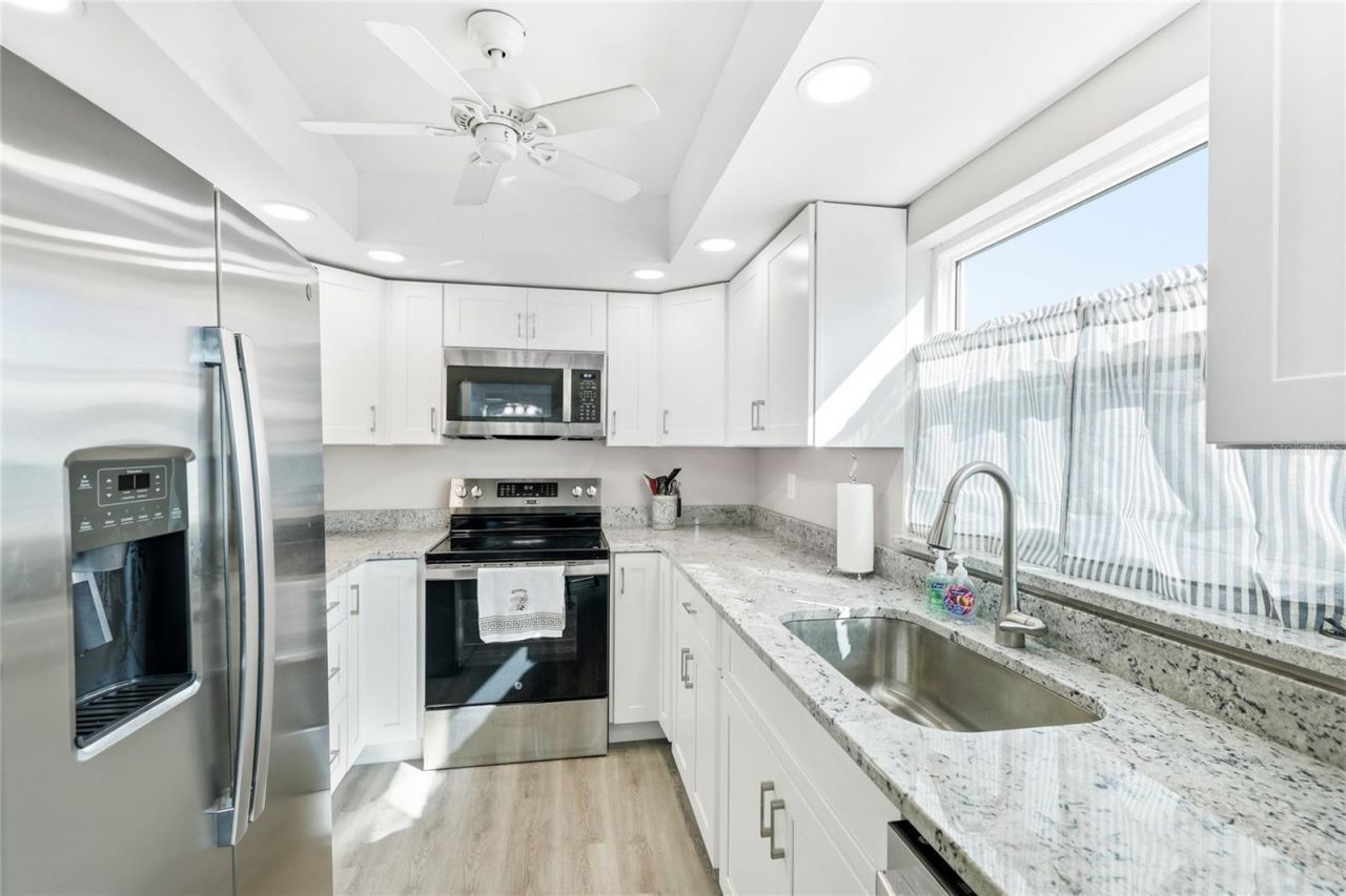 600 Manatee Avenue, Unit 116, Holmes Beach, FL 34217 Photo