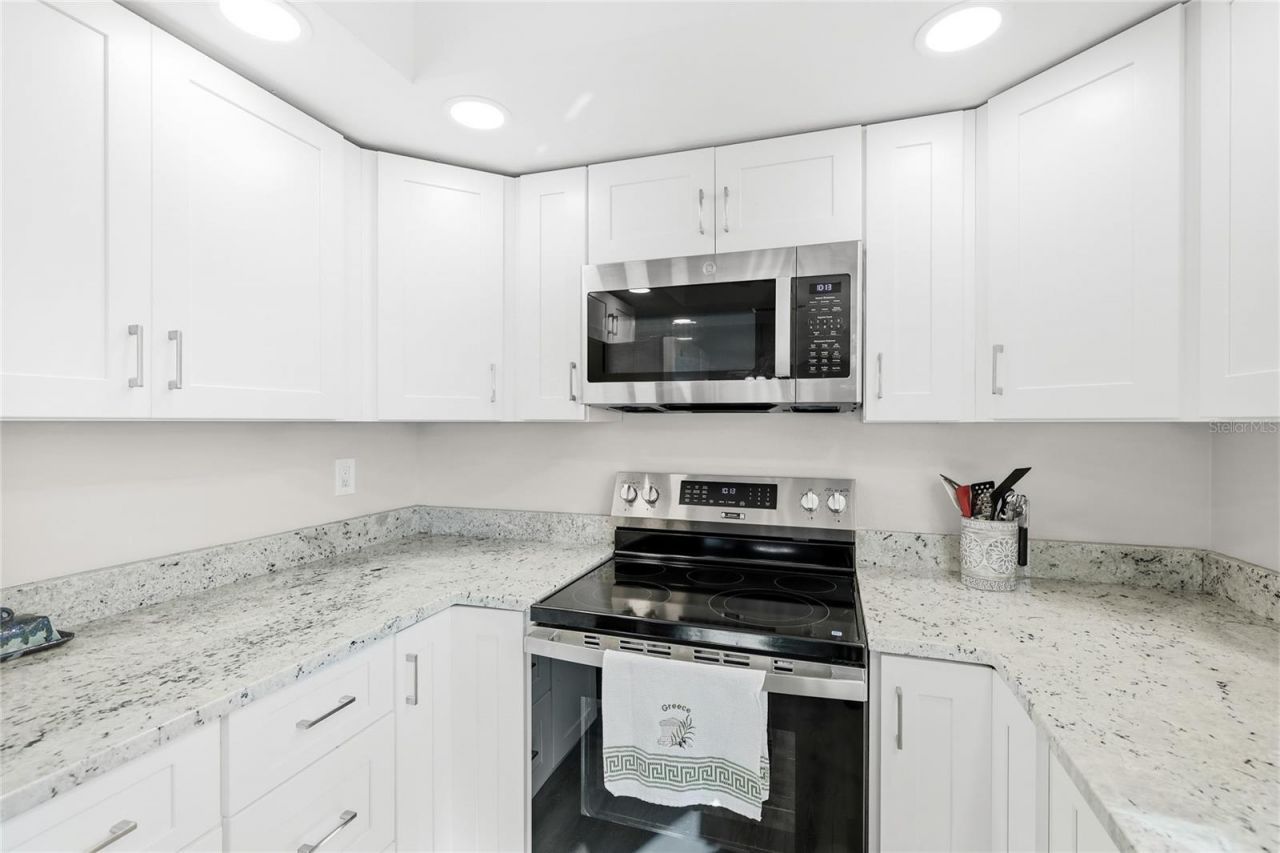 600 Manatee Avenue, Unit 116, Holmes Beach, FL 34217 Photo