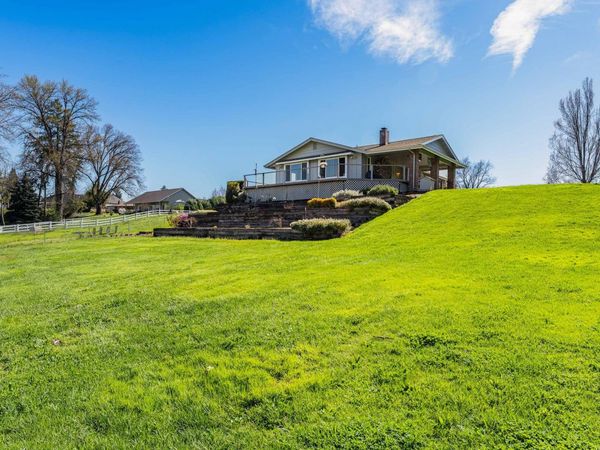 274 Parkhill Place, Grants Pass, OR 97527