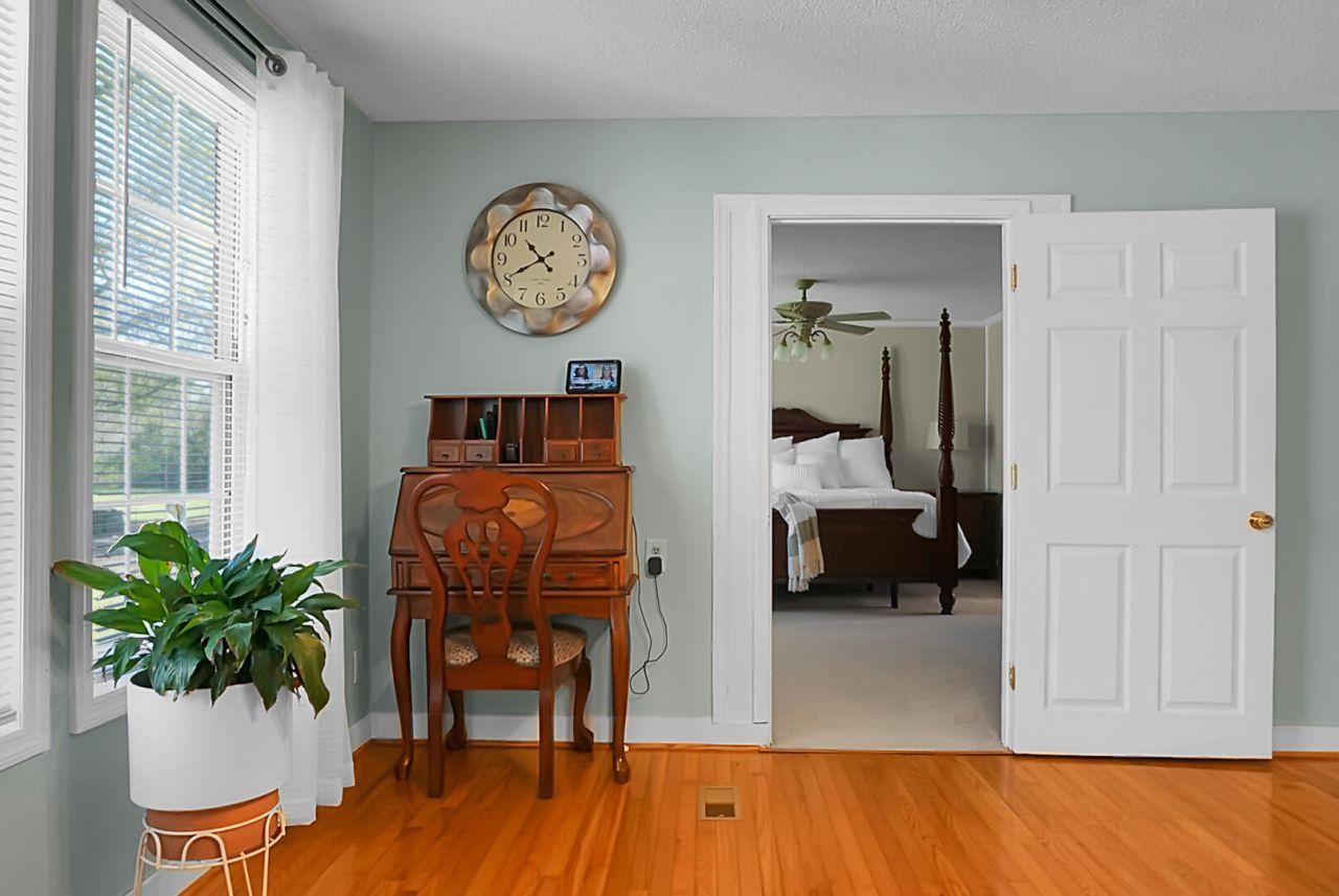 274 Rae Lane Photo 96