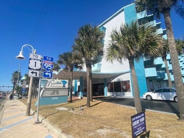 313 S Atlantic Avenue, Unit 201, Daytona Beach, FL 32118