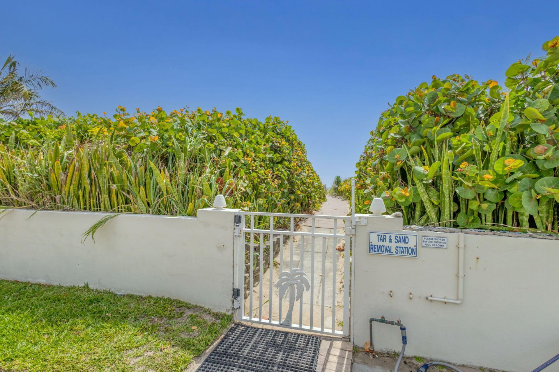 3640 N Ocean Drive, Unit 327, Riviera Beach, FL 33404 Photo