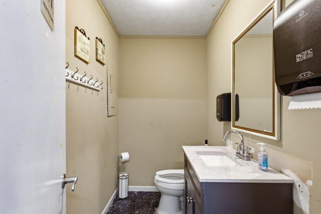 4360 Rose St. Photo 33