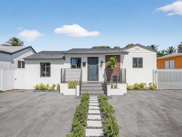 3135 SW 7th St , Miami, FL 33135