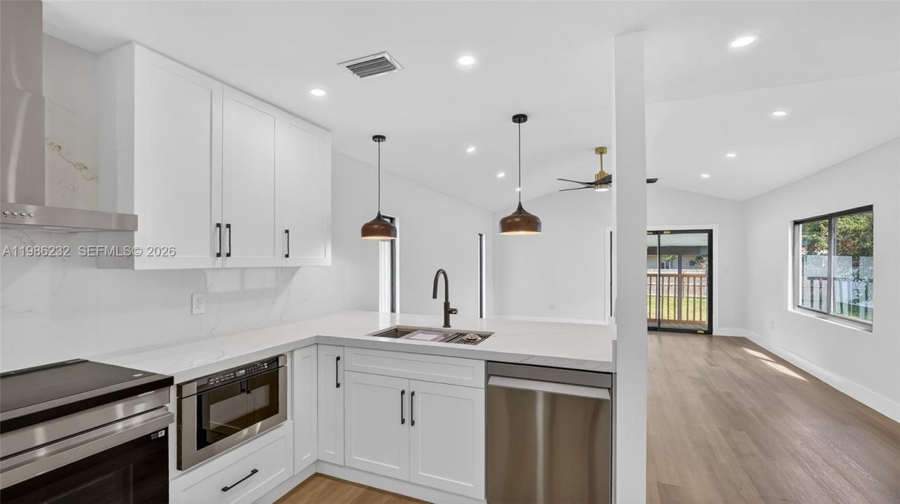 3135 SW 7th St , Miami, FL 33135 Photo