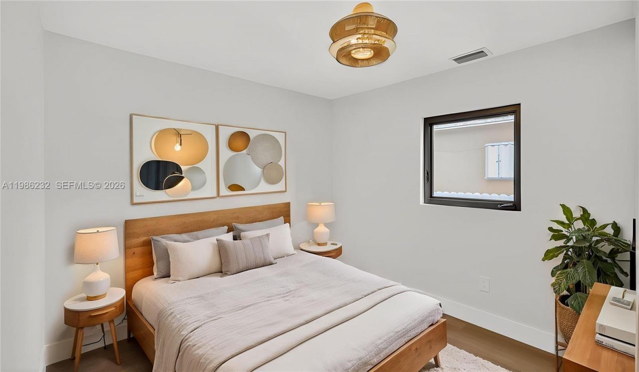 3135 SW 7th St , Miami, FL 33135 Photo