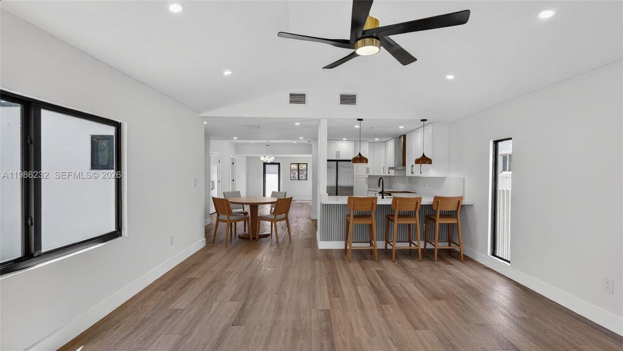 3135 SW 7th St , Miami, FL 33135 Photo