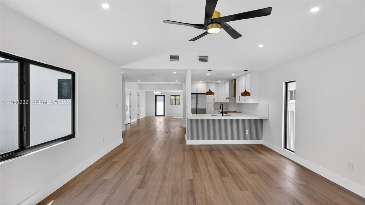 3135 SW 7th St , Miami, FL 33135 Photo