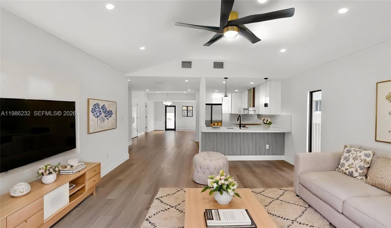 3135 SW 7th St , Miami, FL 33135 Photo