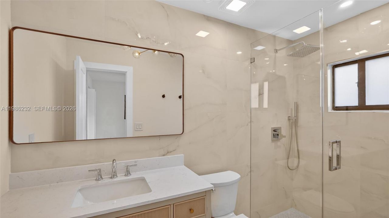 3135 SW 7th St , Miami, FL 33135 Photo