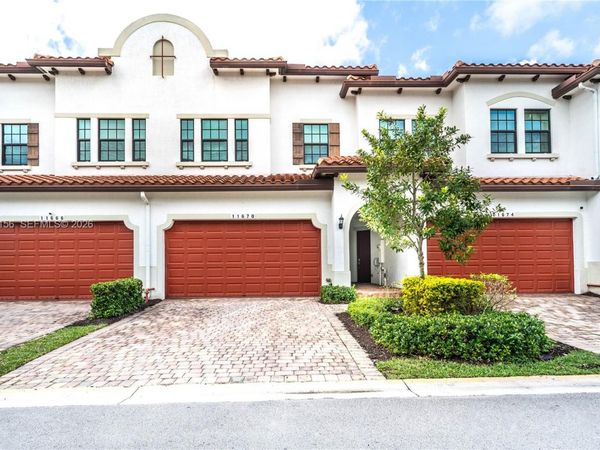 11674 SW 13th Ln , Unit 1674, Pembroke Pines, FL 33025