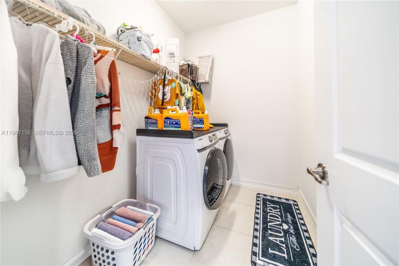 11674 SW 13th Ln , Unit 1674, Pembroke Pines, FL 33025 Photo