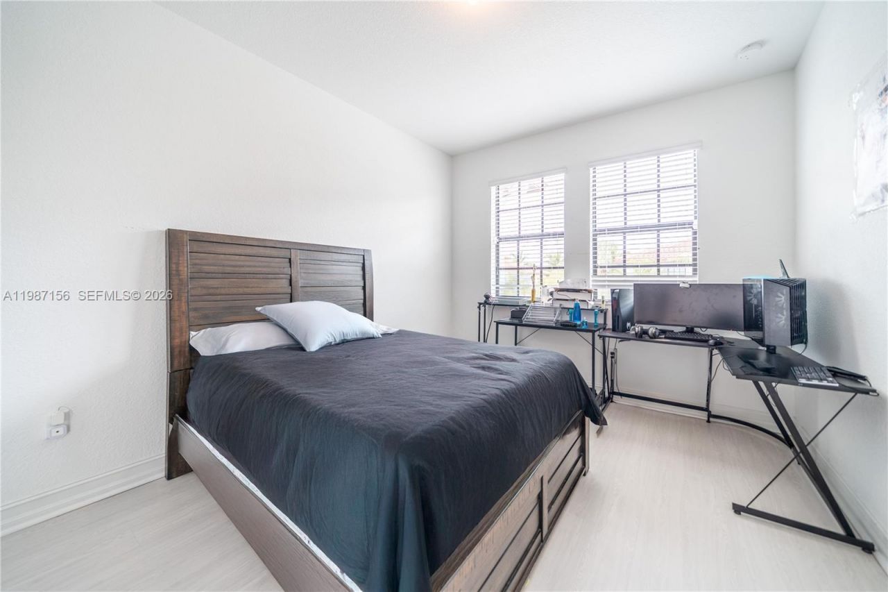 11674 SW 13th Ln , Unit 1674, Pembroke Pines, FL 33025 Photo