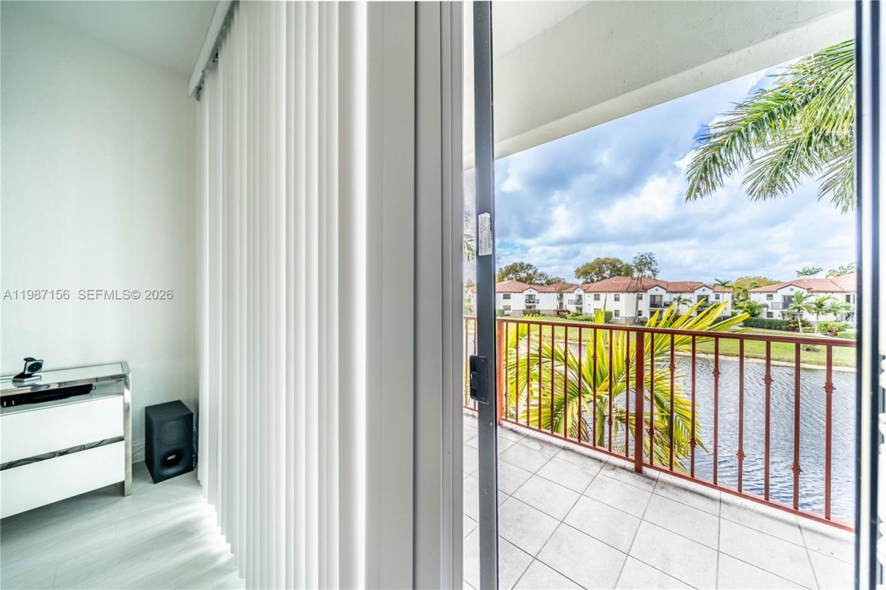 11674 SW 13th Ln , Unit 1674, Pembroke Pines, FL 33025 Photo