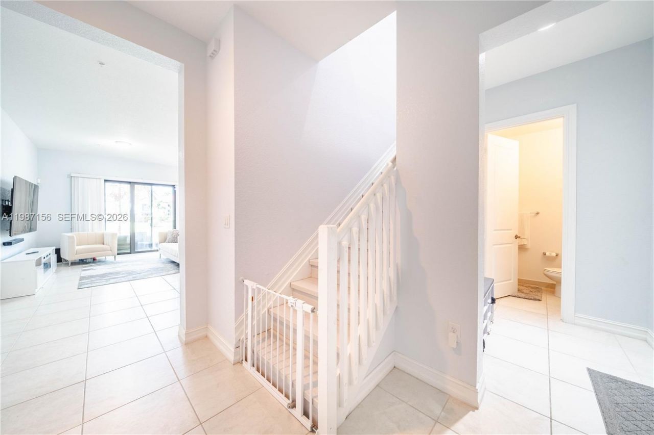 11674 SW 13th Ln , Unit 1674, Pembroke Pines, FL 33025 Photo