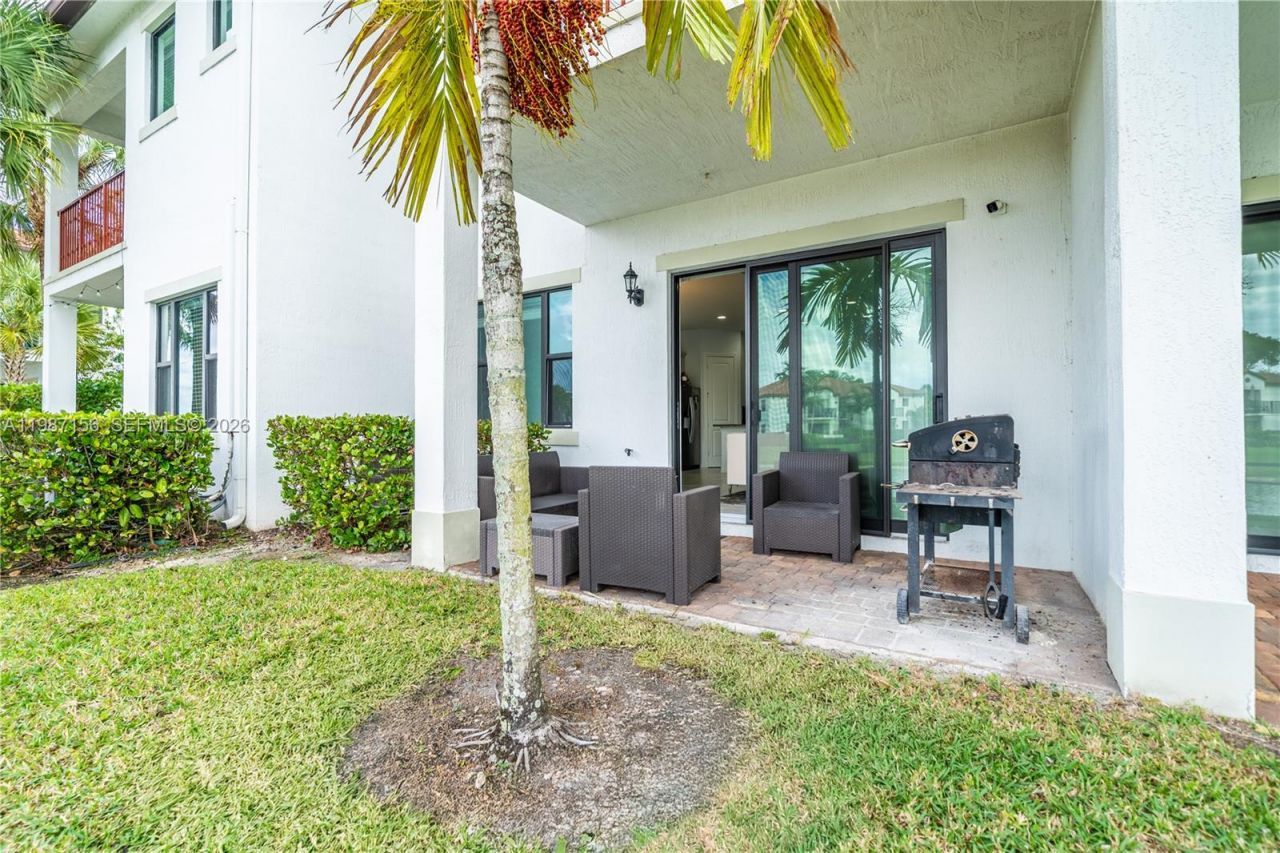 11674 SW 13th Ln , Unit 1674, Pembroke Pines, FL 33025 Photo