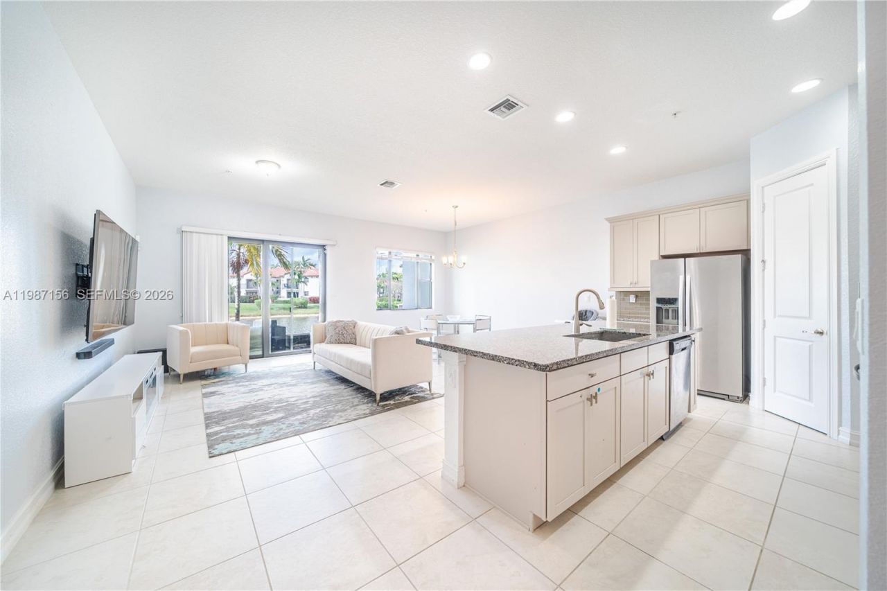 11674 SW 13th Ln , Unit 1674, Pembroke Pines, FL 33025 Photo