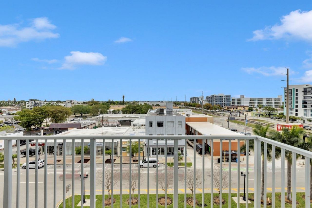 140 S Dixie Hwy , Unit 403, Hollywood, FL 33020 Photo