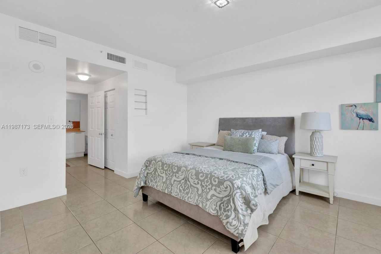 140 S Dixie Hwy , Unit 403, Hollywood, FL 33020 Photo