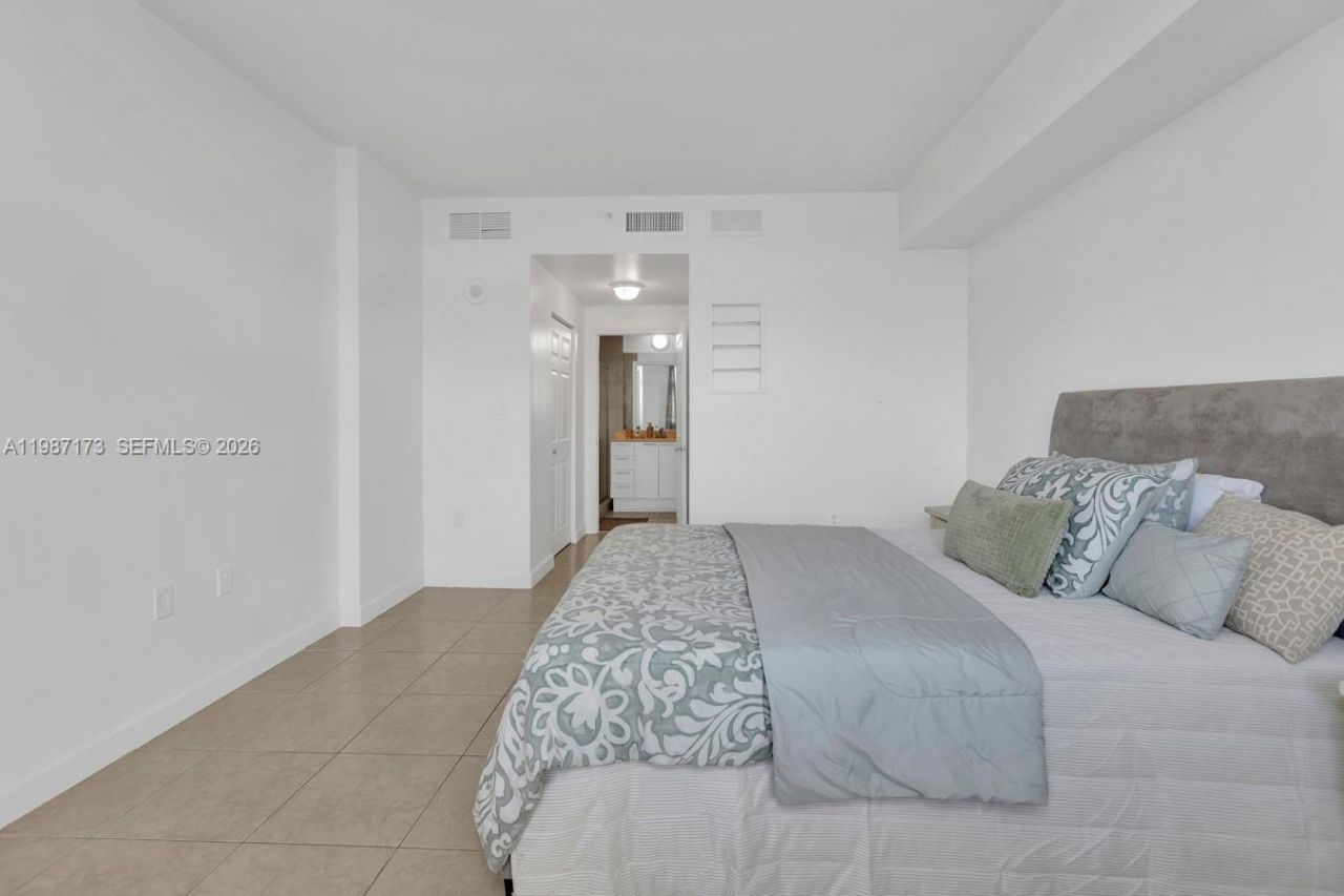 140 S Dixie Hwy , Unit 403, Hollywood, FL 33020 Photo