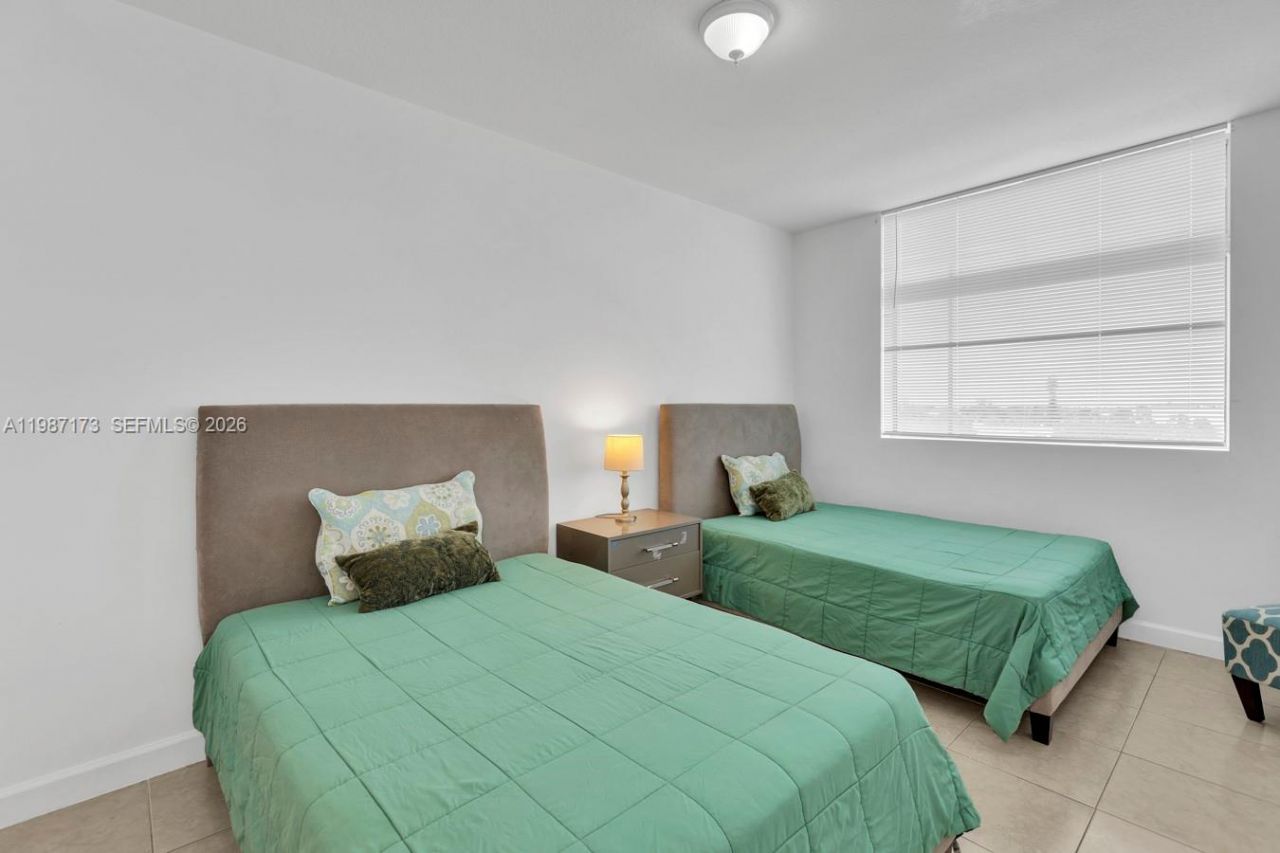 140 S Dixie Hwy , Unit 403, Hollywood, FL 33020 Photo