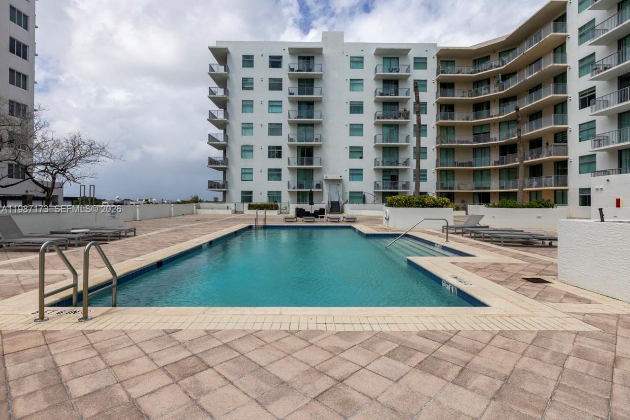140 S Dixie Hwy , Unit 403, Hollywood, FL 33020 Photo