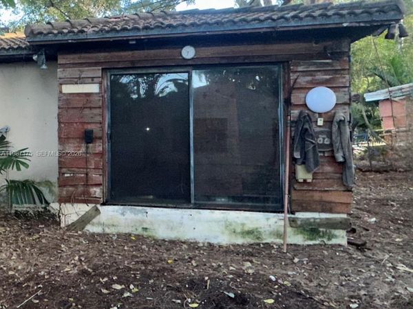 1325 Normandy Dr , Miami Beach, FL 33141