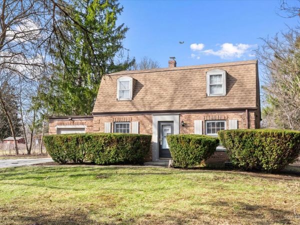 304 E Camp Mcdonald Road , Prospect Heights, IL 60070