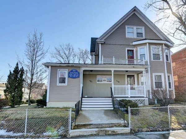 119-121 Billings Rd, Quincy, MA 02171