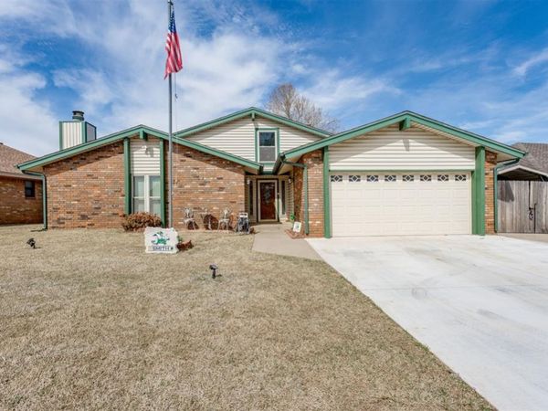 113 E Snowmass Drive, Yukon, OK 73099