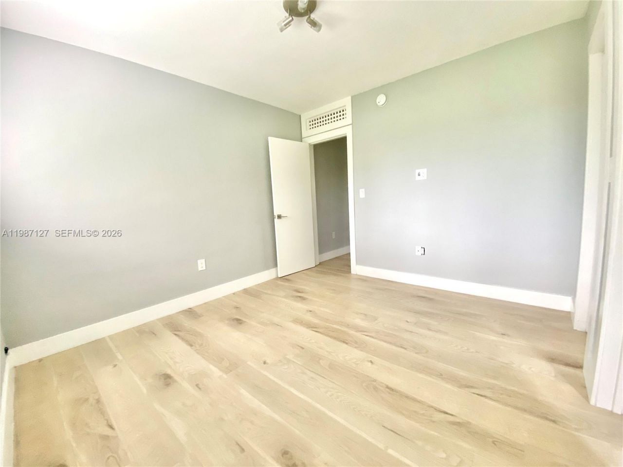 6330 SW 79th St , Unit 18, South Miami, FL 33143 Photo