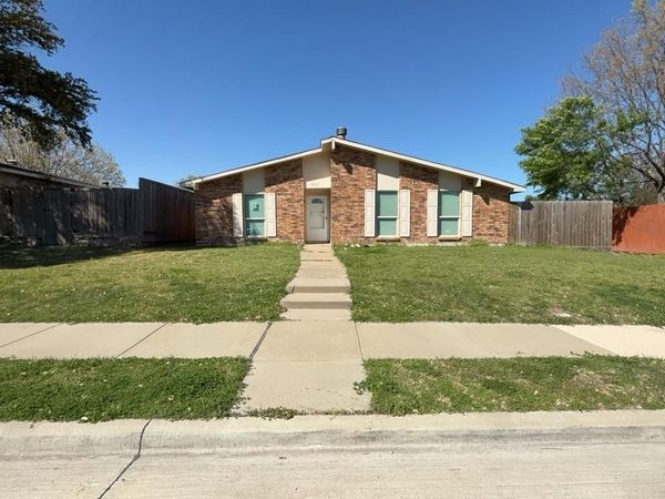 8917 Vernon Drive, Rowlett, TX 75088