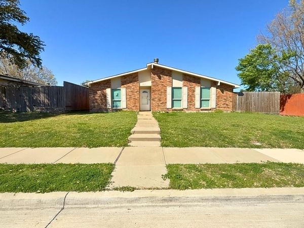 8917 Vernon Drive, Rowlett, TX 75088
